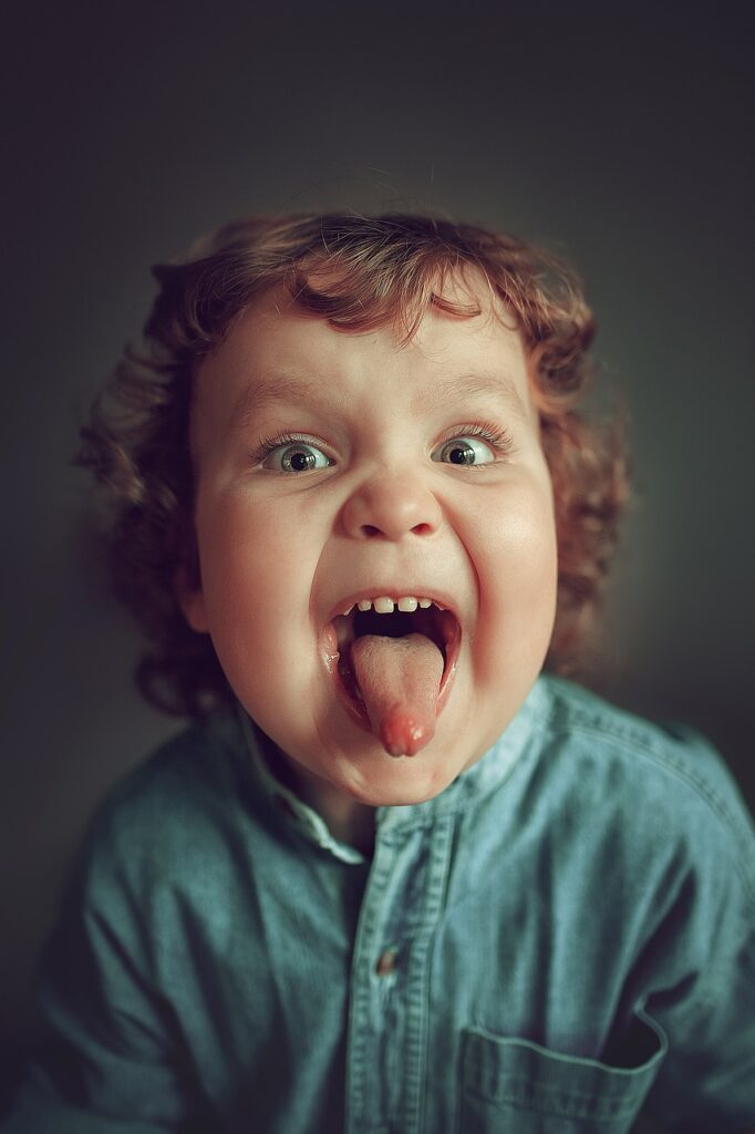 kids, funny, tongue-4813443.jpg